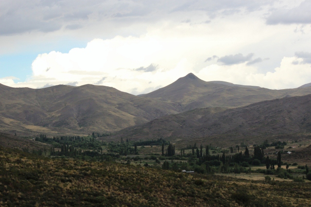 looking back at the chacra and valley just outside of town (640x427)